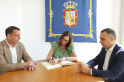 Firmado el convenio para la construcción del nuevo carril bici y peatonal de 1,5 kilómetros en Alhendín