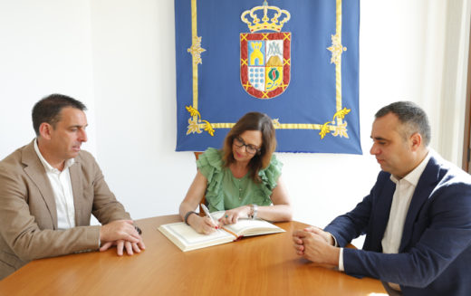 Firmado el convenio para la construcción del nuevo carril bici y peatonal de 1,5 kilómetros en Alhendín