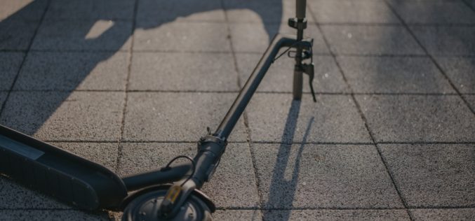 Alhendín inicia una campaña para concienciar sobre el uso de patinetes eléctricos
