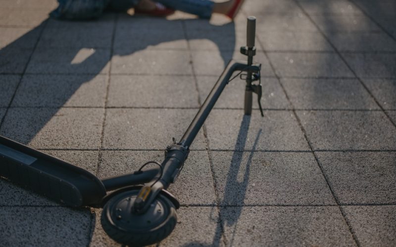 Alhendín inicia una campaña para concienciar sobre el uso de patinetes eléctricos