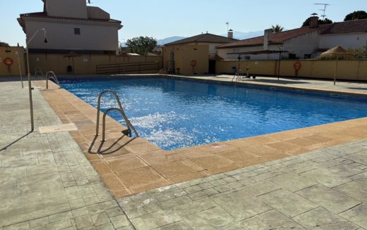 Alhendín amplía hasta las 21.00 horas el horario de su piscina por la ola de calor