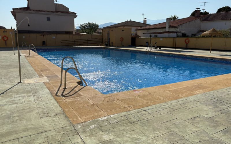 Alhendín amplía hasta las 21.00 horas el horario de su piscina por la ola de calor