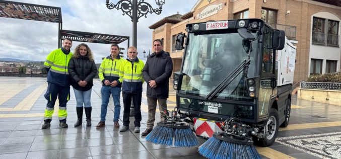 Alhendín incorpora una nueva barredora para optimizar la limpieza urbana