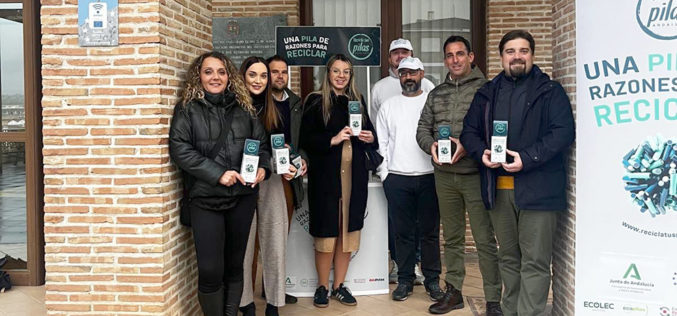 Alhendín fomenta la campaña para reciclar pilas y que ninguna termine donde no debe