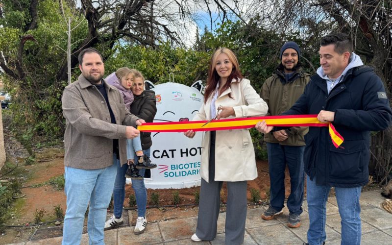 Alhendín estrena su primer ‘Cat Hotel’ urbano para gatos comunitarios