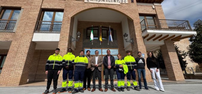 24 jóvenes desempleados de Alhendín trabajarán en el mantenimiento del municipio