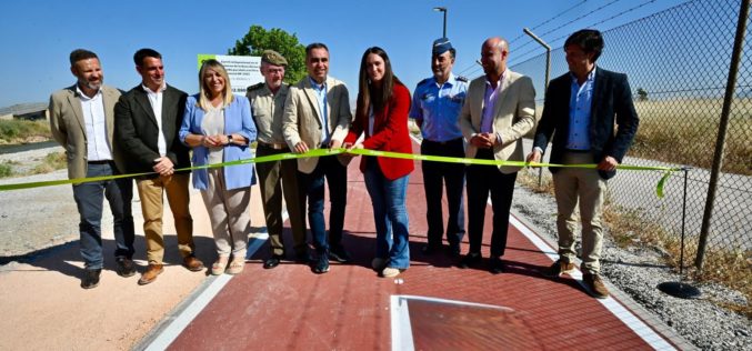 Inaugurado el nuevo paseo ciclopeatonal junto a la Base Aérea que discurre por Alhendín y varios municipios