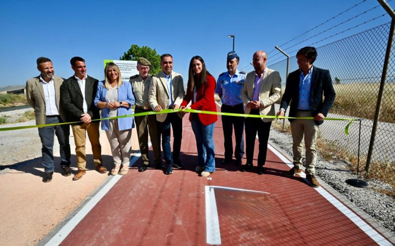 Inaugurado el nuevo paseo ciclopeatonal junto a la Base Aérea que discurre por Alhendín y varios municipios