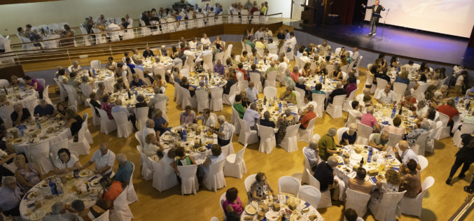 Más de 300 mayores de Alhendín participan en la tradicional cena por el Día del Abuelo