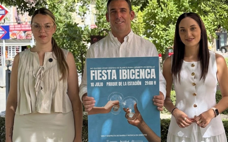 Alhendín celebra su Fiesta Ibicenca con música y pantalla gigante para animar a España en el Mundial