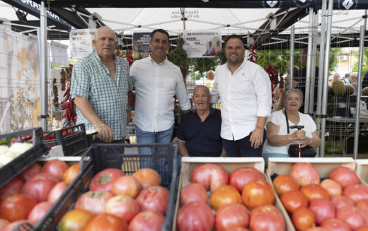 La XVIII Feria de Productos Agrícolas y Artesanales fomenta las tradiciones y raíces de Alhendín