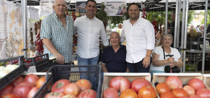 La XVIII Feria de Productos Agrícolas y Artesanales fomenta las tradiciones y raíces de Alhendín