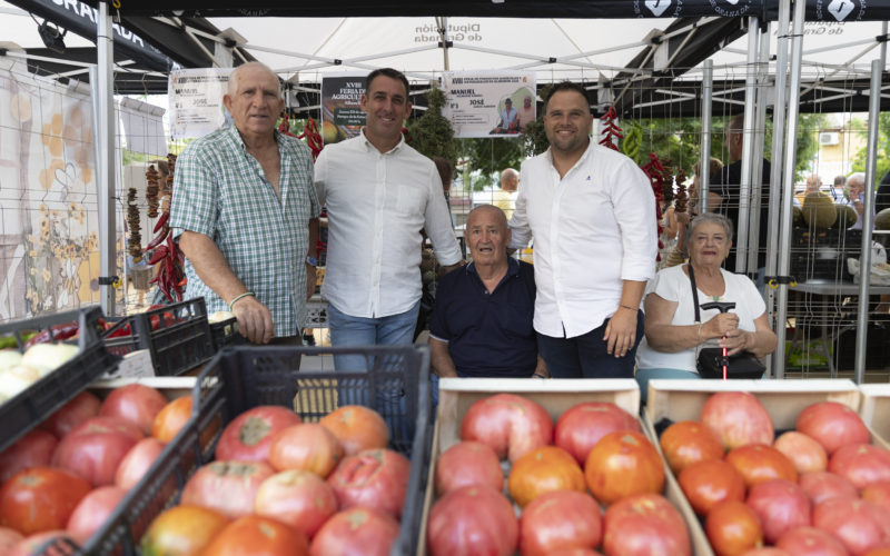 La XVIII Feria de Productos Agrícolas y Artesanales fomenta las tradiciones y raíces de Alhendín